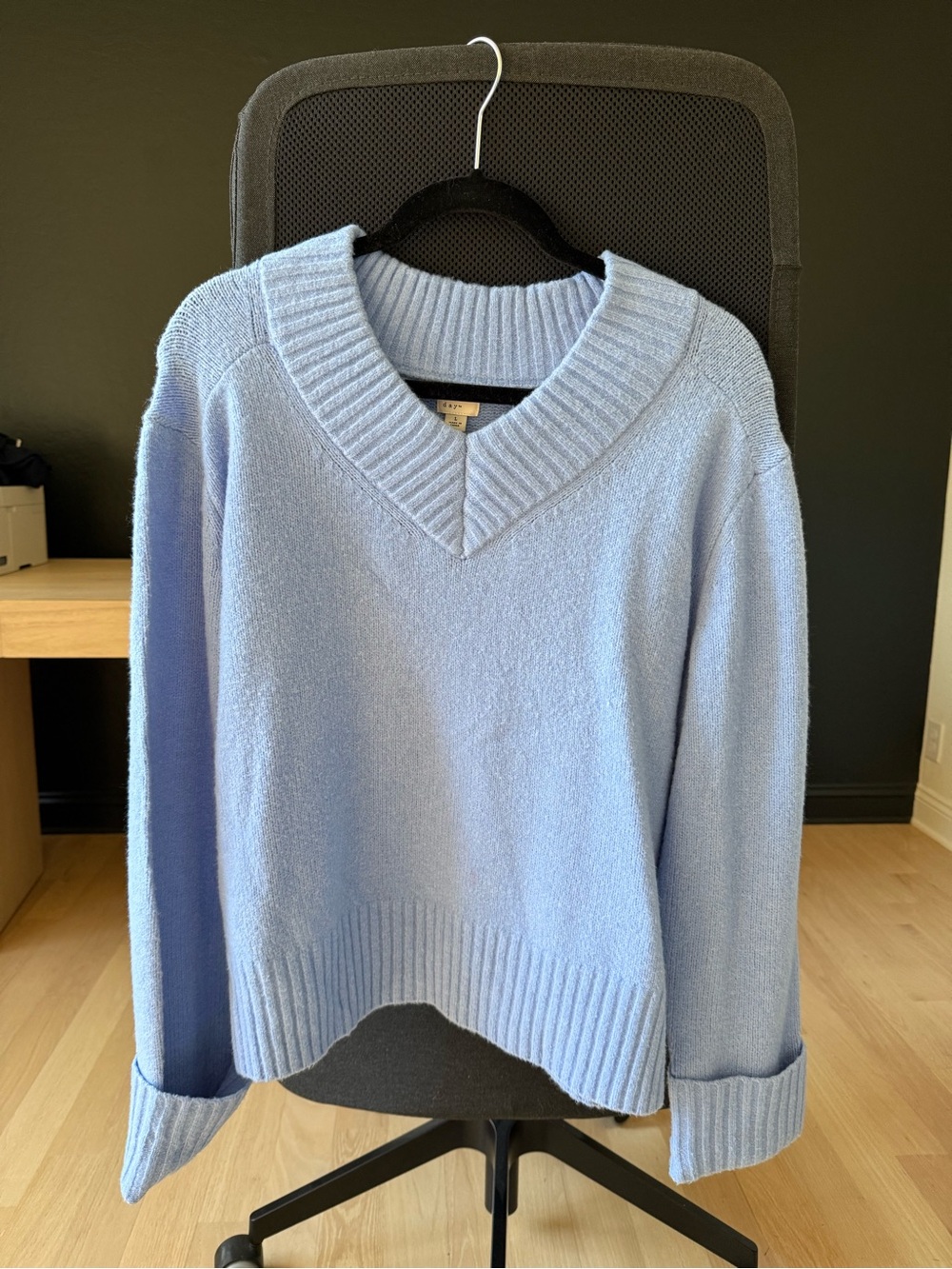Women’s Long Sleeve V-Neck Cozy Knit Sweater